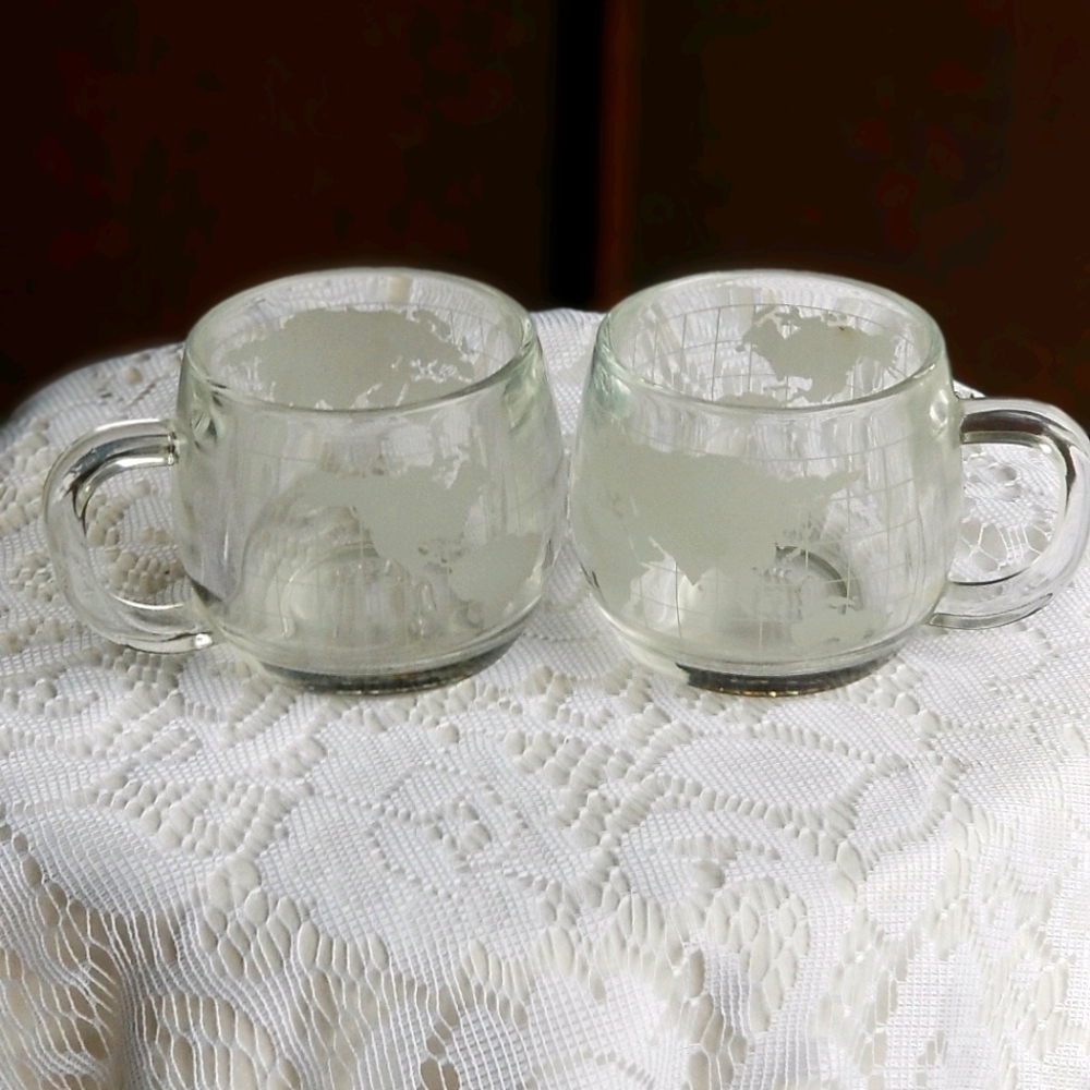 Nestle Co Glass World Mugs
